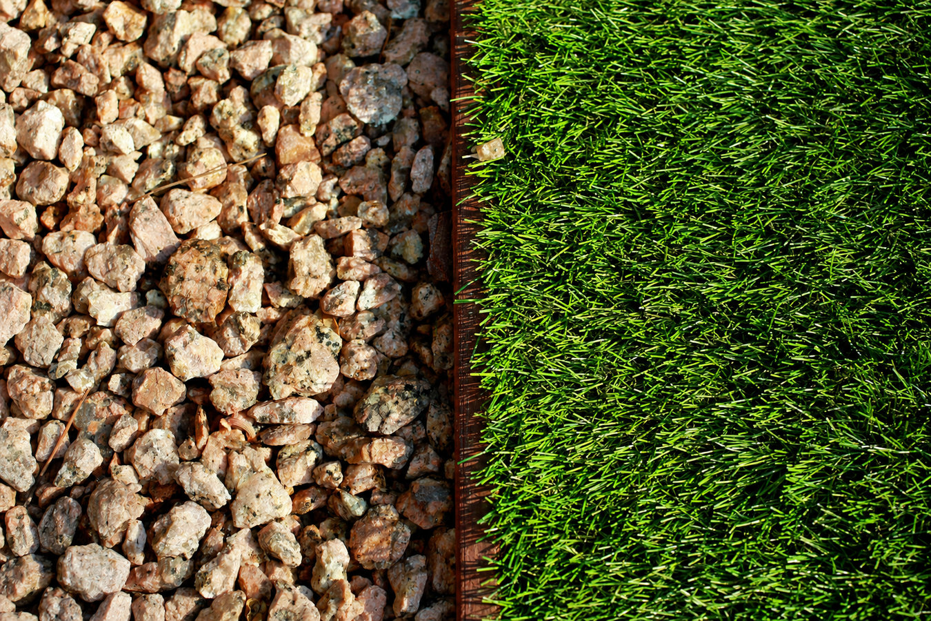 Synthetic lawn turf in Baldwin Park, CA